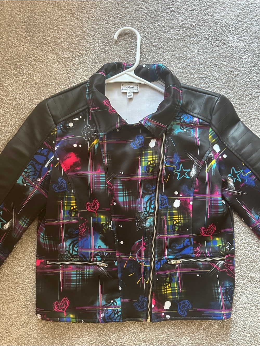 Young girls short lite weight jacket - Picture 3 of 3